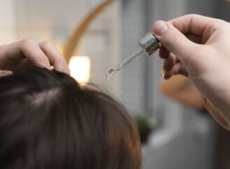 Oilme Botanical Care: Kann ein natürliches Kopfhautserum das Haarwachstum stimulieren?